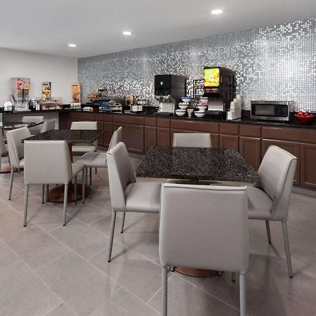 Microtel Inn By Wyndham Janesville Buitenkant foto