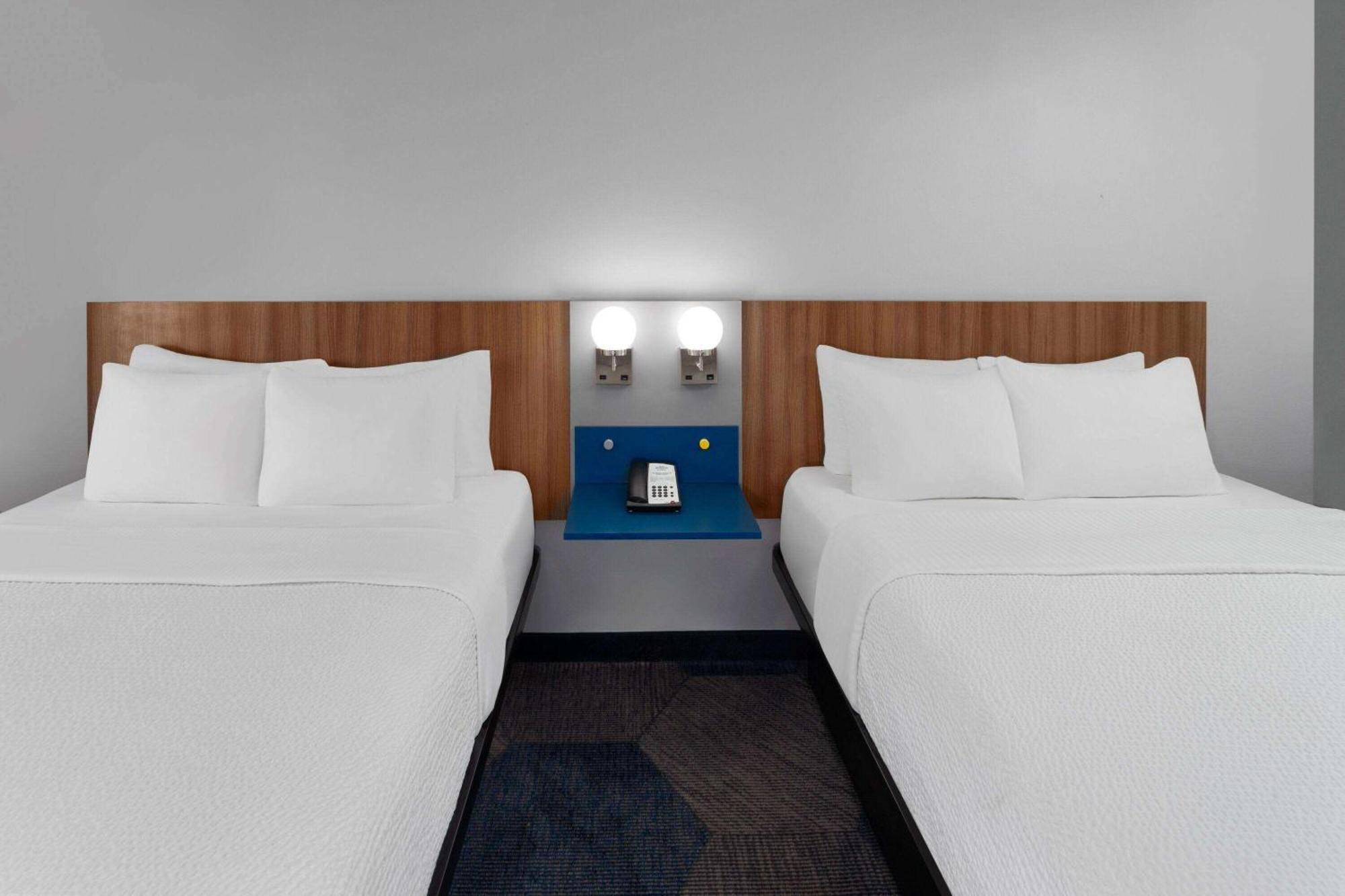 Microtel Inn By Wyndham Janesville Buitenkant foto
