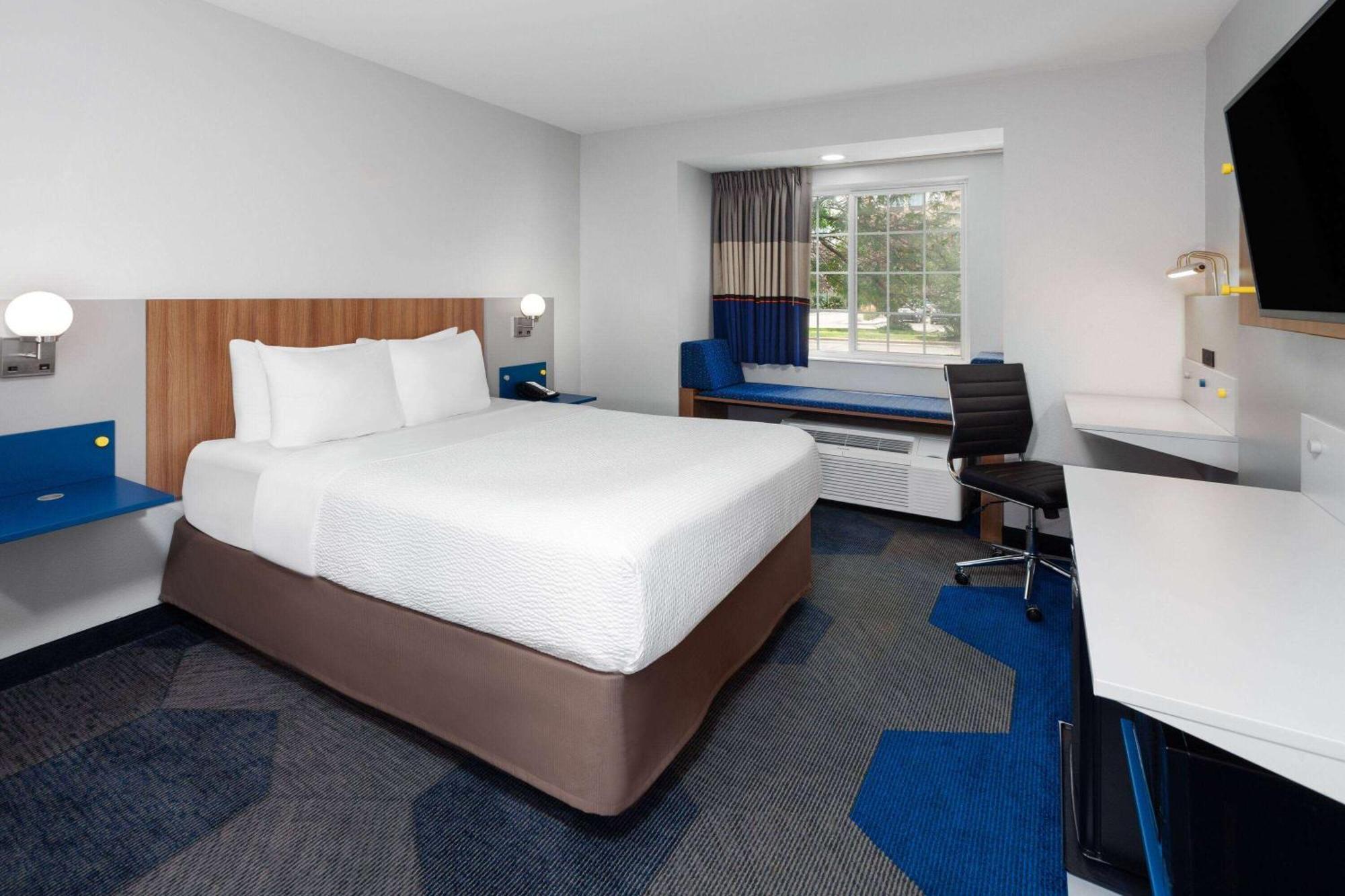 Microtel Inn By Wyndham Janesville Buitenkant foto