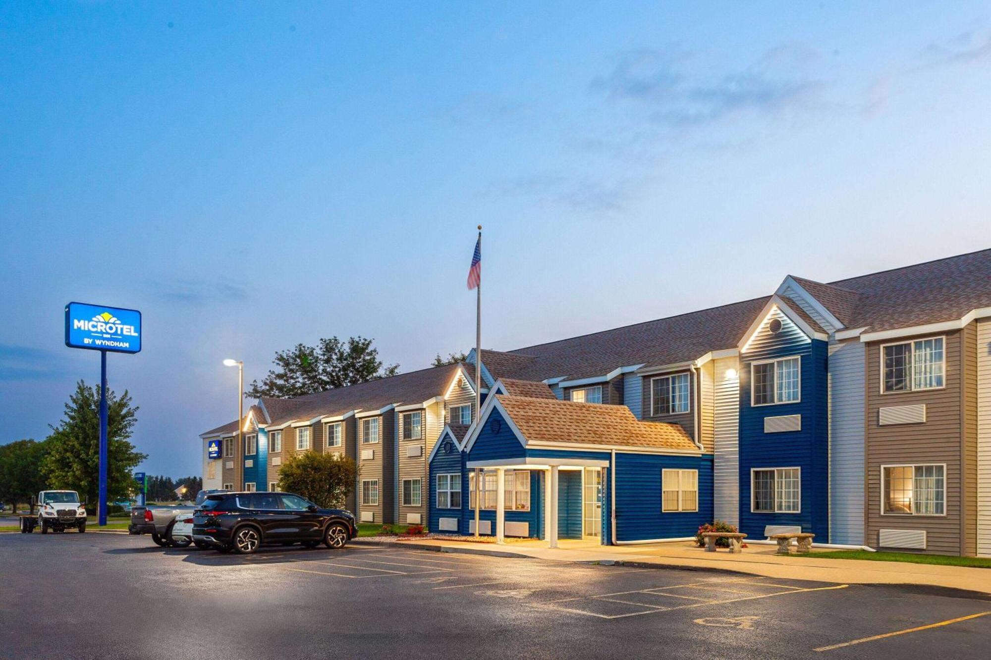 Microtel Inn By Wyndham Janesville Buitenkant foto