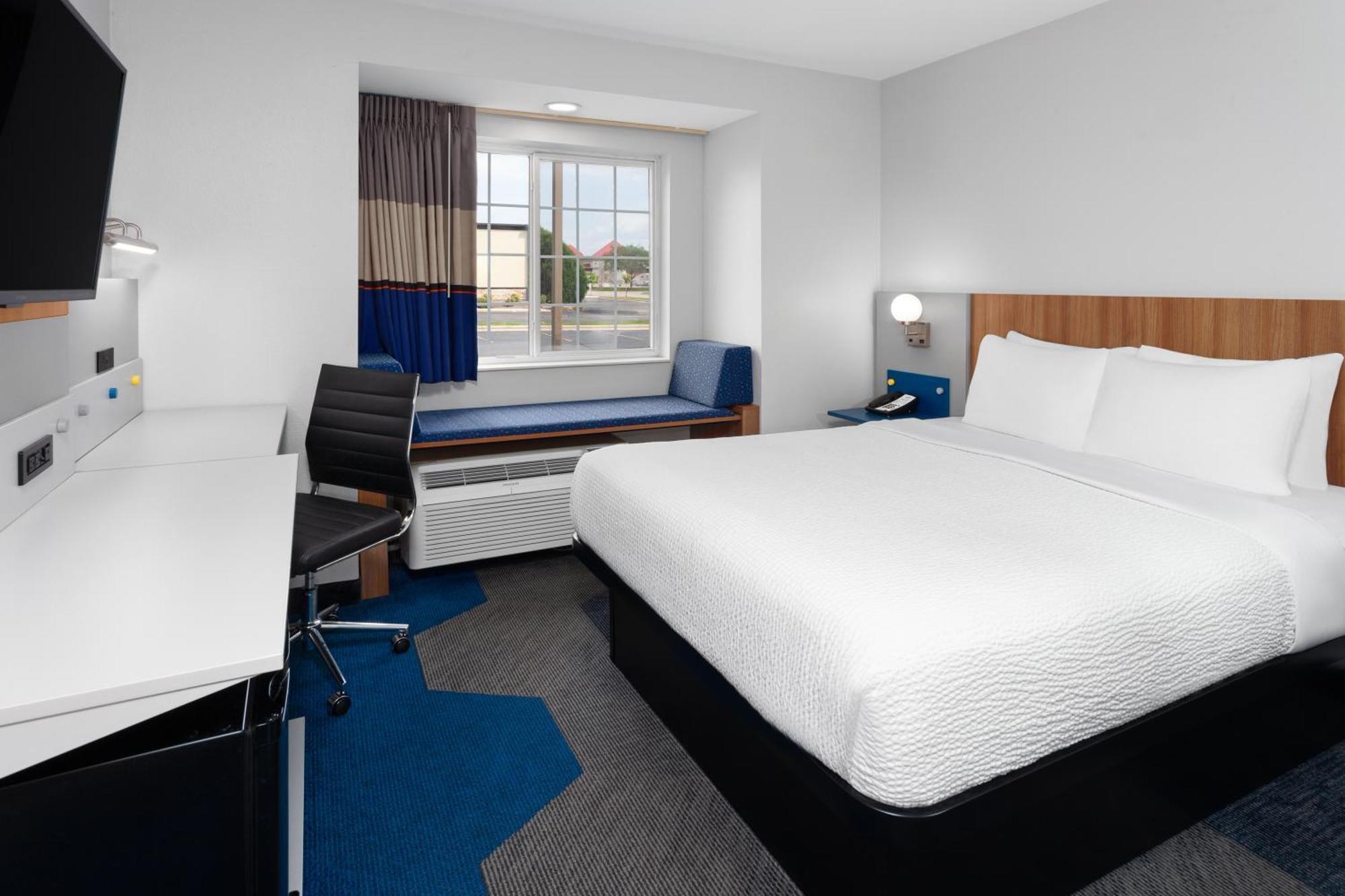 Microtel Inn By Wyndham Janesville Buitenkant foto